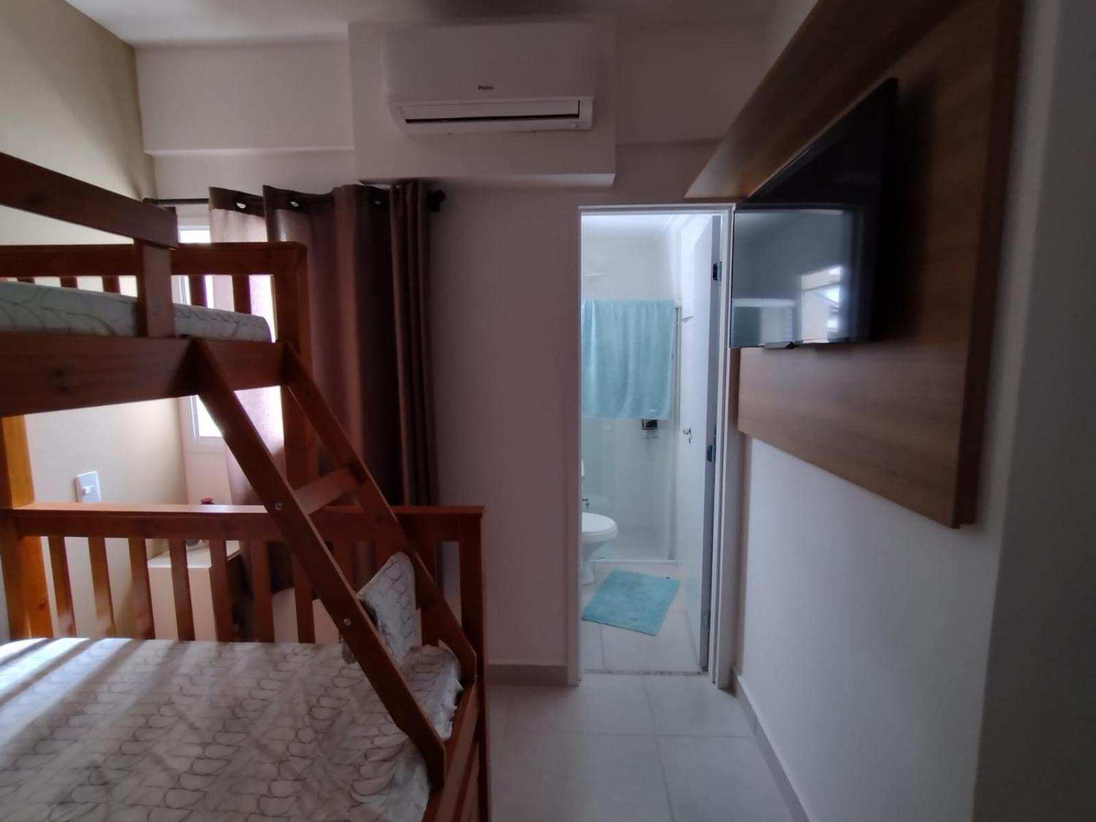 Toninhas, Apartamento